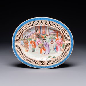Plat de forme ovale en porcelaine de Chine famille rose de Canton à bordure ajourée, 19ème — photo 1