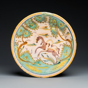 Plat en faïence polychrome de Talavera figurant un dromadaire, Espagne, 17ème — photo 1