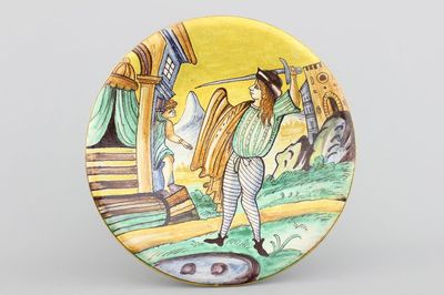 Plat en majolique de Montelupo, décor de soldat attaquant, 19e