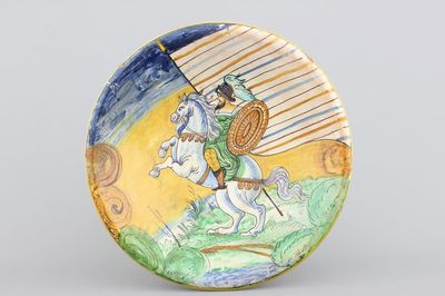 Plat en majolique de Montelupo, décor d'un chevalier à cheval, 19e