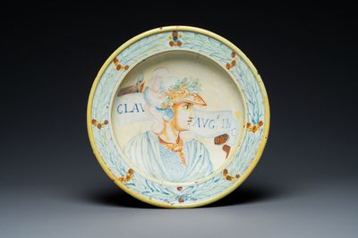 Plat en majolique italienne au portrait de l'empereur romain Claude, Deruta, 17ème