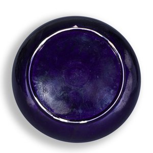 Plat en porcelaine de Chine en aubergine monochrome, marque et époque de Qianlong — photo 2