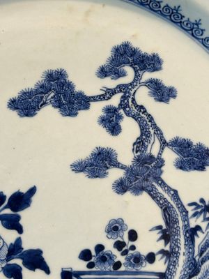 Plat en porcelaine de Chine en bleu et blanc et un plat octogonal à décor 'Les Trois Amis de l'Hiver', Wanli et Qianlong — photo 4