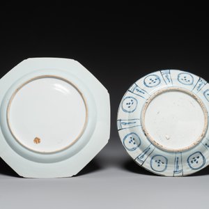 Plat en porcelaine de Chine en bleu et blanc et un plat octogonal à décor 'Les Trois Amis de l'Hiver', Wanli et Qianlong — photo 2