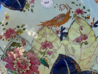 Plat en porcelaine de Chine famille rose à décor de feuilles de tabac, Qianlong — photo 2