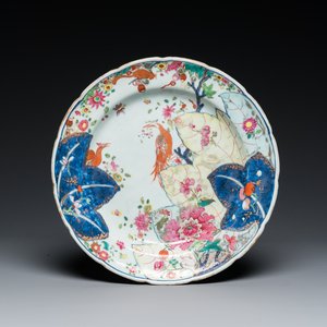Plat en porcelaine de Chine famille rose à décor de feuilles de tabac, Qianlong — photo 1