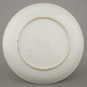 Plat en porcelaine de Chine, famille rose, Qianlong, 18e — photo 2