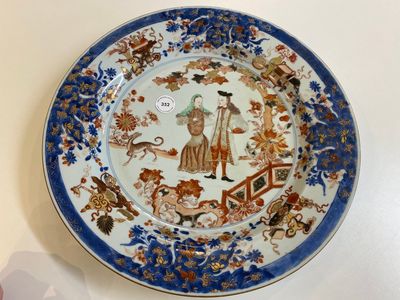 Plat en porcelaine de Chine verte-Imari à décor du gouverneur Duff et son épouse, Yongzheng — photo 1