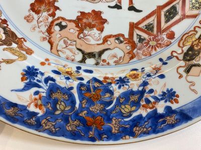 Plat en porcelaine de Chine verte-Imari à décor du gouverneur Duff et son épouse, Yongzheng — photo 3