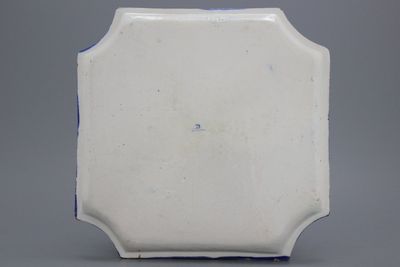 Plat rectangulaire mythologique en faïence de Delft, bleu et blanc, décor Poseidon et Triton, 18e