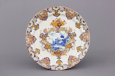 Plat très fin en faïence polychrome de Delft, scène paysage, 18e