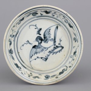 Plat vietnamien à décor d'un oiseau, bleu et blanc, Hoi An, 15e — photo 1
