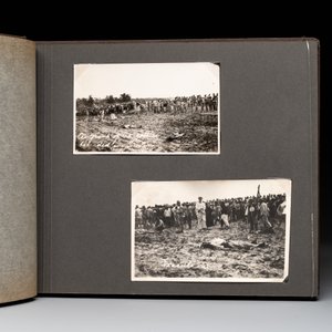 (PLEASE NOTE, GRAPHIC VIOLENT CONTENT!) A photo album with executions, beheadings and tortures in China, 19/20th C. — photo 5