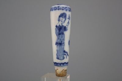 Poignée de couteau rare en faïence de Delft, bleu et blanc avec chinoiserie, fin 17e
