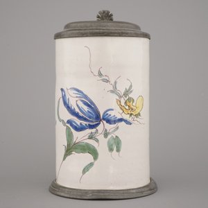 Polychrome beker in Frans aardewerk met tinmontuur, 18e eeuw — foto 2