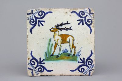 Polychrome Delftse tegel met hert, 17e eeuw