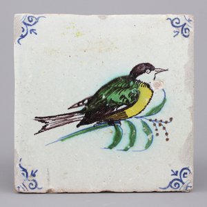Polychrome Delftse tegel met vogel, 17e eeuw — foto 1
