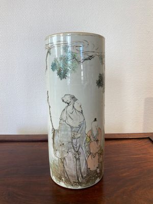 Porte-chapeau en porcelaine de Chine qianjiang cai, signé Liu Hongxiang 劉宏祥, 19/20ème — photo 1