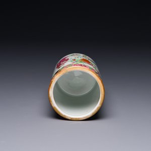 Pot à pinceaux en porcelaine de Chine famille rose de Canton à décor 'Wu Shuang Pu', 19ème — photo 6