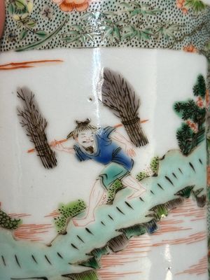 Pot à pinceaux en porcelaine de Chine famille verte à décor figuratif, 19ème — photo 5