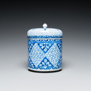 Pot couvert en porcelaine de Chine en bleu et blanc, Kangxi — photo 2