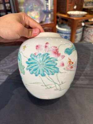Pot de gingembre en porcelaine de Chine famille rose à décor de canard mandarin et lotus, Yongzheng — photo 2