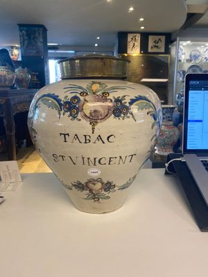 Pot de tabac en faience polychrome à inscription 'St. Vincent', France, 18ème — photo 1
