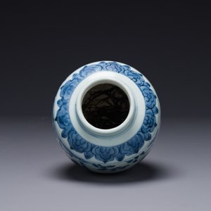 Pot en porcelaine de Chine en bleu et blanc à décor de sage, Ming — photo 3