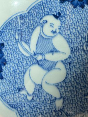 Pot en porcelaine de Chine en bleu et blanc à décor des 'Hehe Erxian', Kangxi — photo 7