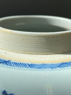 Pot en porcelaine de Chine en bleu et blanc à décor des 'Hehe Erxian', Kangxi — photo 10