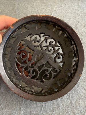 Pot en porcelaine de Chine famille rose à sujet mandarin au couvercle et socle en bois, Qianlong/Jiaqing — photo 9