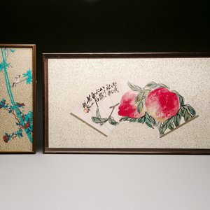 Qi Baishi 齊白石 (1864-1957) and Yu Feian 于非闇 (1889-1959): 'Peaches' and 'Birds on bamboo', ink and colour on paper and gold paper — photo 1