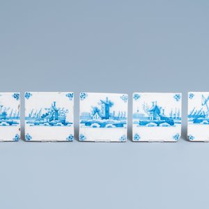 Quarante carreaux en faïence de Delft en bleu et blanc, 18ème — photo 8