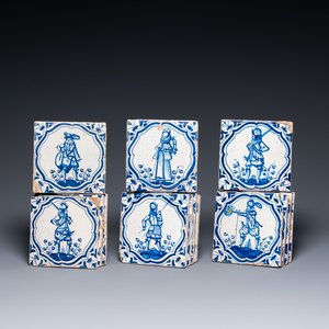 Quatorze carreaux en faïence de Delft en bleu et blanc, la plupart ornée de soldats espagnols d'après Jacob de Gheyn II, 17ème — photo 1
