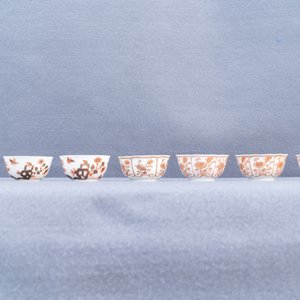 Quatorze tasses et neuf soucoupes en porcelaine de Chine en rouge de fer et doré, Kangxi/Qianlong — photo 21