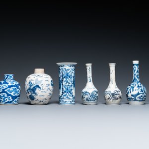 Quatorze vases en porcelaine de Chine en bleu et blanc, 18/20e eeuw — photo 11