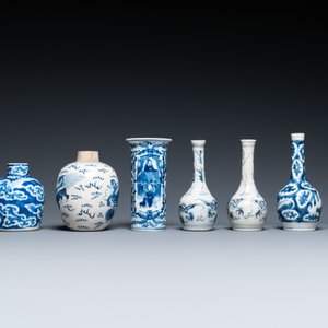 Quatorze vases en porcelaine de Chine en bleu et blanc, 18/20e eeuw — photo 12