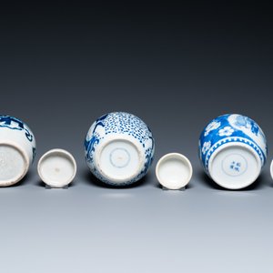 Quatorze vases en porcelaine de Chine en bleu et blanc, 18/20e eeuw — photo 9