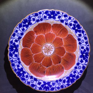 Quatre assiettes en porcelaine de Chine bleu, blanc et rouge de fer à décor de lotus, Qianlong/Jiaqing — photo 13