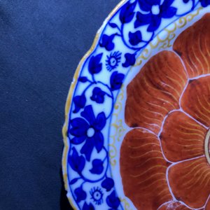 Quatre assiettes en porcelaine de Chine bleu, blanc et rouge de fer à décor de lotus, Qianlong/Jiaqing — photo 15