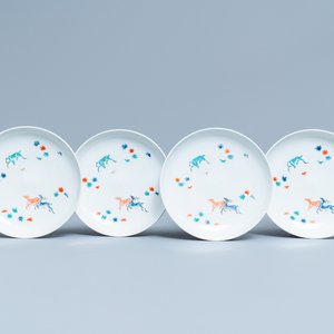 Quatre assiettes en porcelaine Kakiemon de Japon à décor de cerfs, Edo, 17/18ème — photo 1