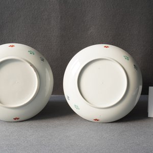 Quatre assiettes en porcelaine Kakiemon de Japon à décor de cerfs, Edo, 17/18ème — photo 9