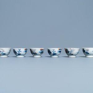 Quatre assiettes, une grande théière et six tasses et soucoupes en porcelaine de Chine de style Imari, Kangxi/Qianlong — photo 15