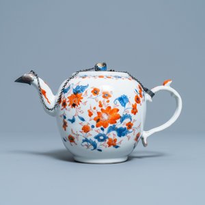 Quatre assiettes, une grande théière et six tasses et soucoupes en porcelaine de Chine de style Imari, Kangxi/Qianlong — photo 2