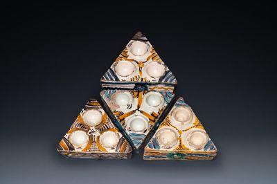 Quatre boîtes à épices en faïence polychrome de Talavera, Espagne, 18ème
