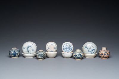 Quatre boîtes couvertes et quatre petites jarres en porcelaine de Vietnam ou d'Annam, épave de Hoi An, 15/16ème