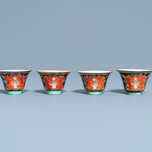 Quatre bols en porcelaine de Chine Bencharong pour le marché thai, 19ème — photo 1