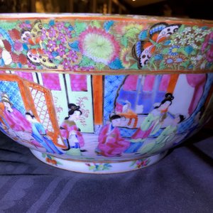 Quatre bols en porcelaine de Chine bleu et blanc, famille rose et de style Imari, 18/19ème — photo 36
