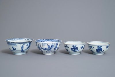 Quatre bols en porcelaine de Chine bleu et blanc, Kangxi