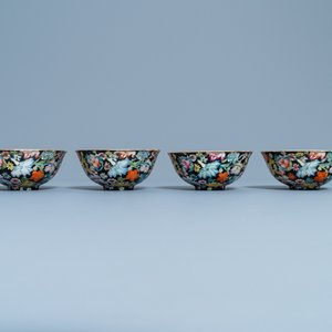 Quatre bols en porcelaine de Chine famille rose à décor millefleurs, marque de Jiangxi Ciye Gongsi, République — photo 3